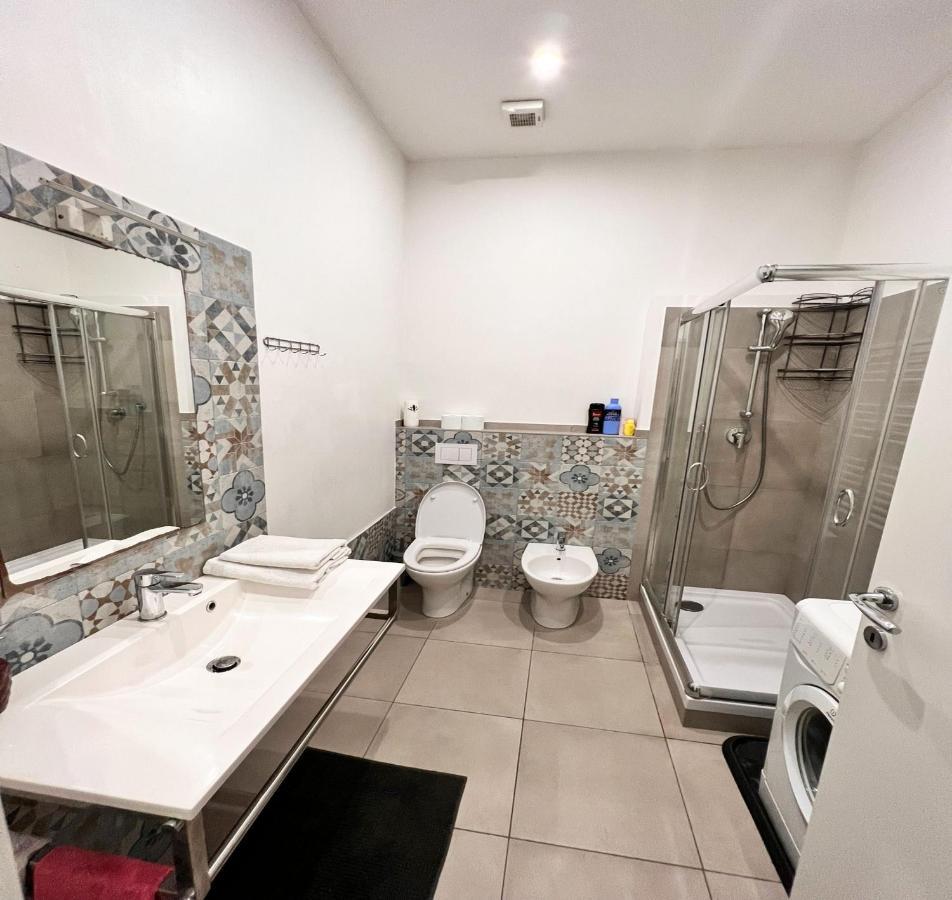 Savona Casa Per Vacanze E Lavoro Apartment Exterior foto